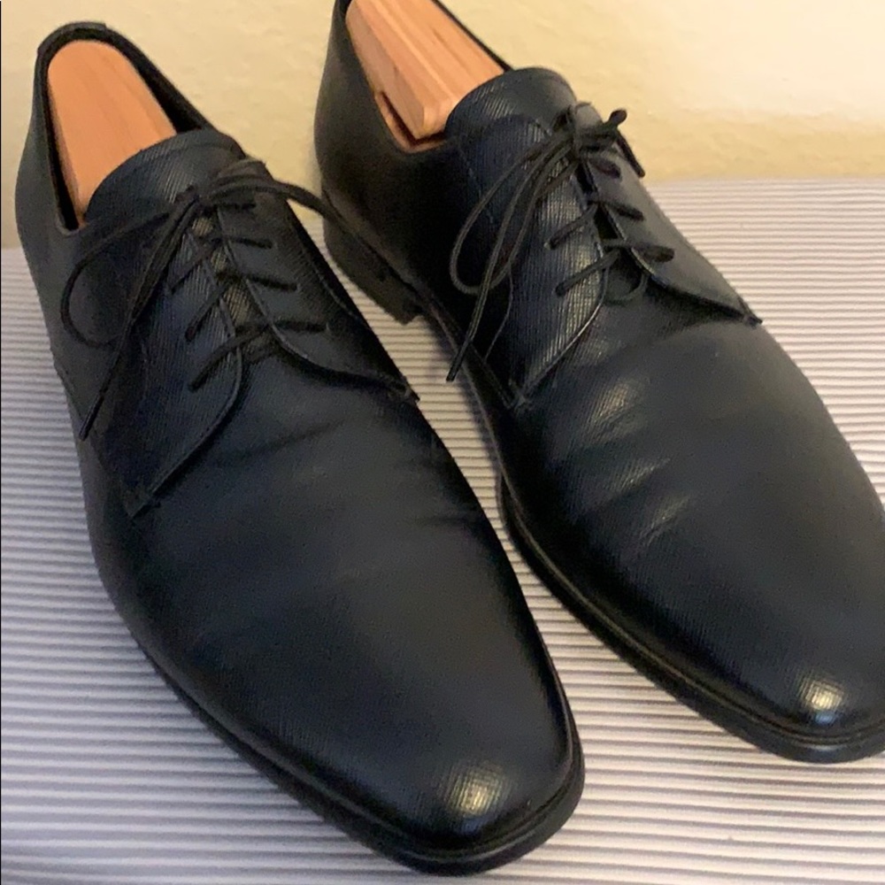 Prada Saffiano leather Oxford shoes Size 8.